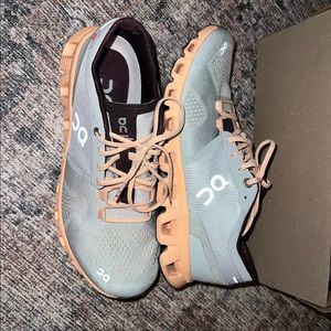 Women’s Cloud X On Running shoe size 8.5